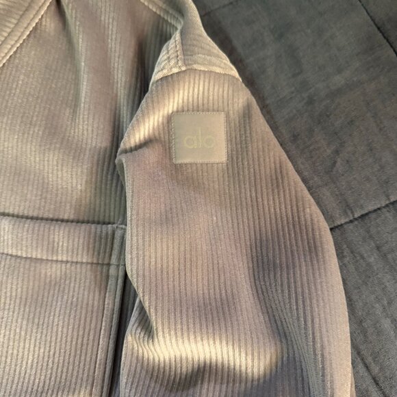 Alo - Ribbed Velour Mountain Side Shacket (Size L, Lavendar) - Picture 2 of 3